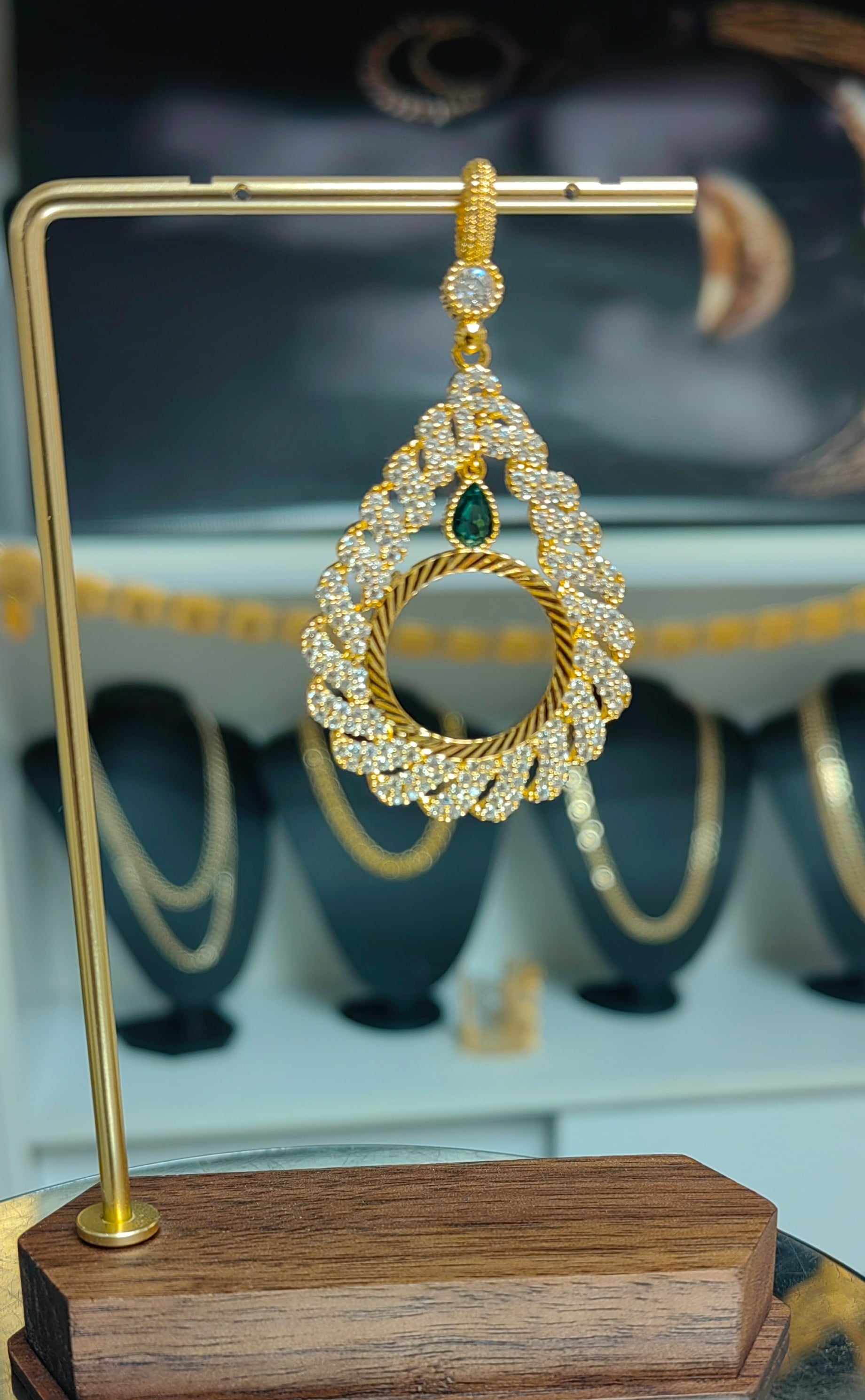 Altın Kaplama Taşlı Çeyrekli Boş Kolye Uç  - Mad Gold kolye ucu ve çerçeveler