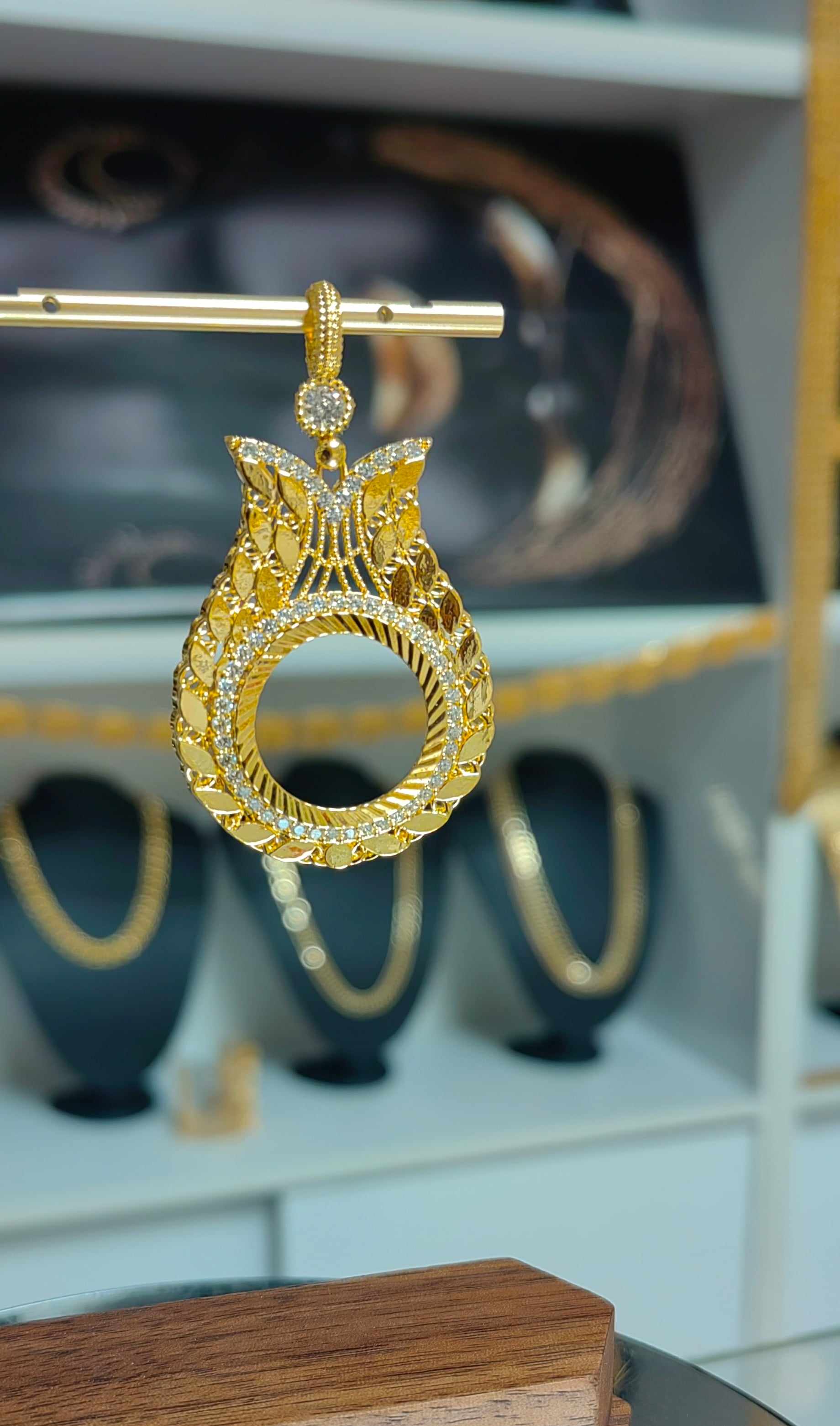 Altın Kaplama Lale Çeyrekli Boş Kolye Uç pullu model - Mad Gold kolye ucu ve çerçeveler