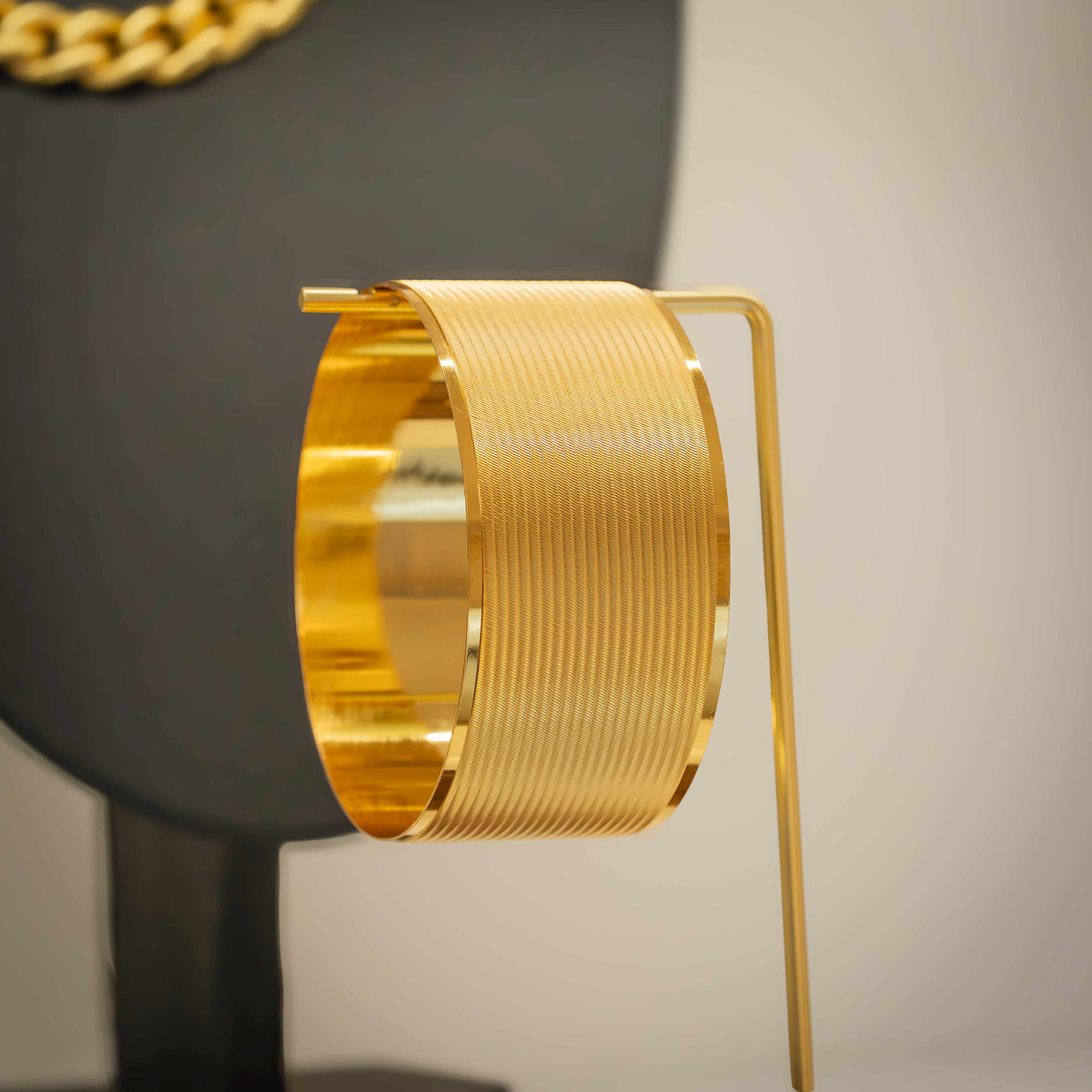 Altın Renginde Lak Kaplama 3.00 cm TRABZON BİLEZİK - Mad Gold 3 cm bilezikler