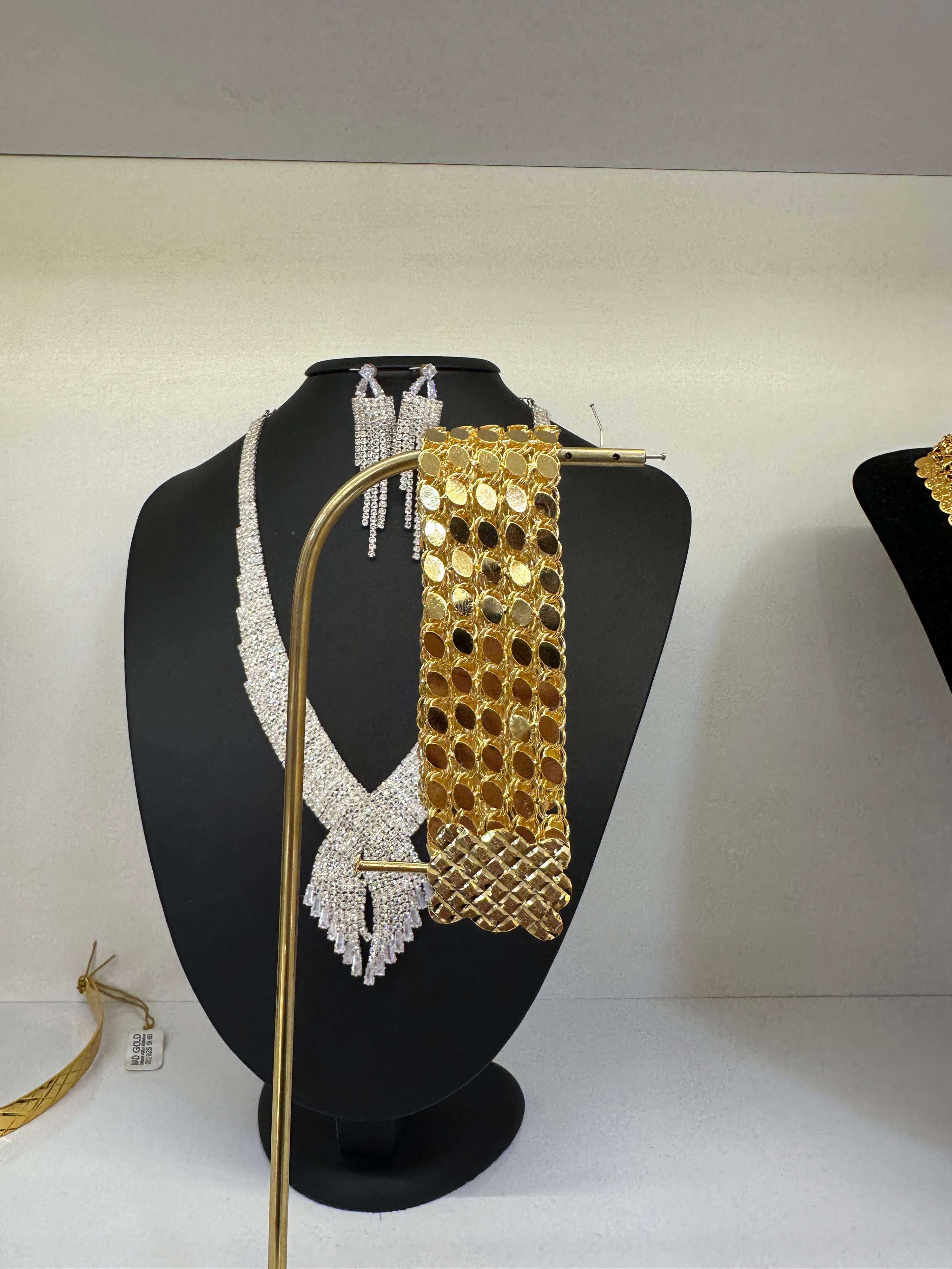 5 Sıları Pullu Kelepçe - Mad Gold kelepçeler