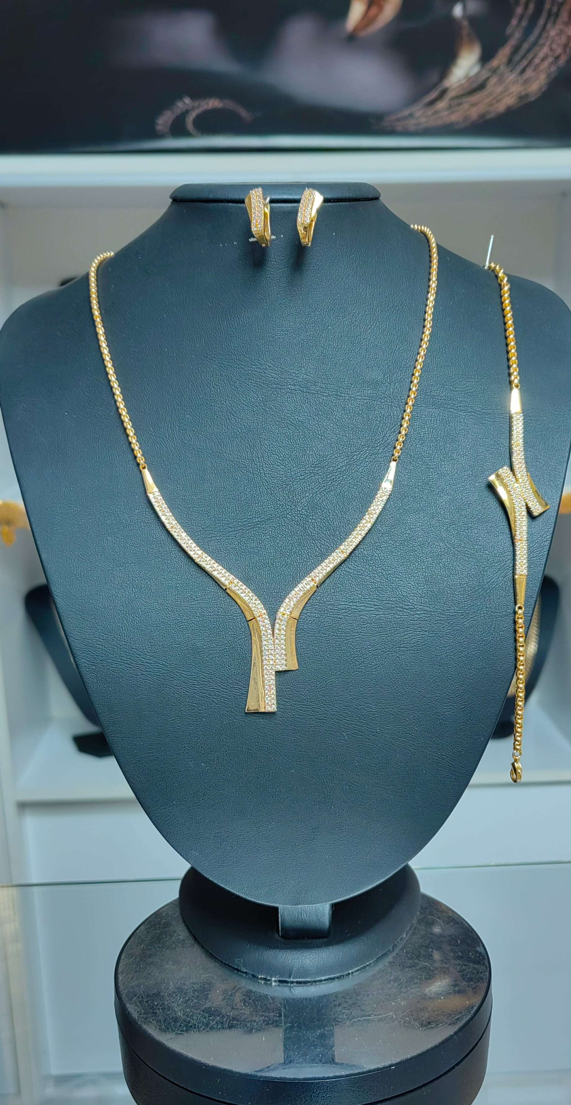 Su yolu Zirkon taşlı gerdanlık set