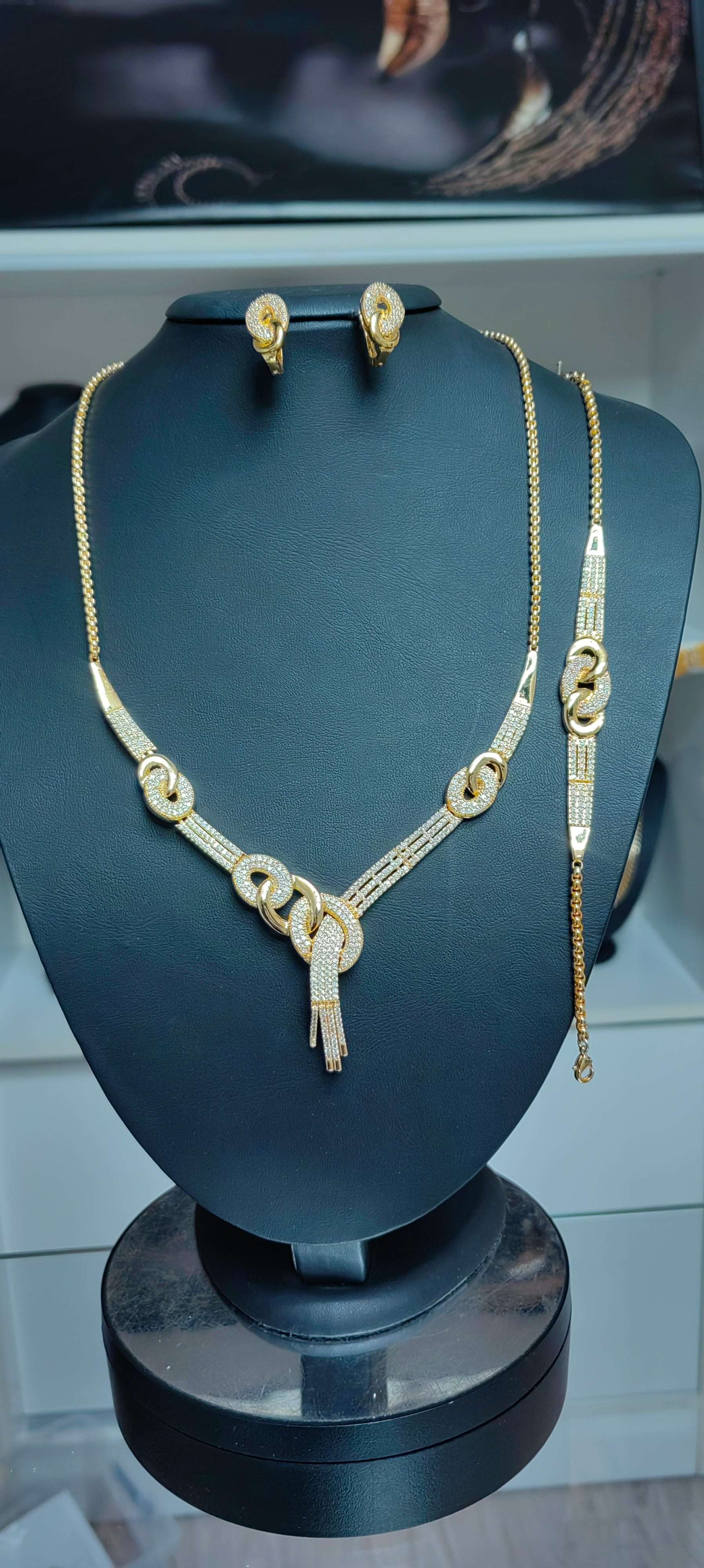 Halka zirkon taşlı gerdanlık set 