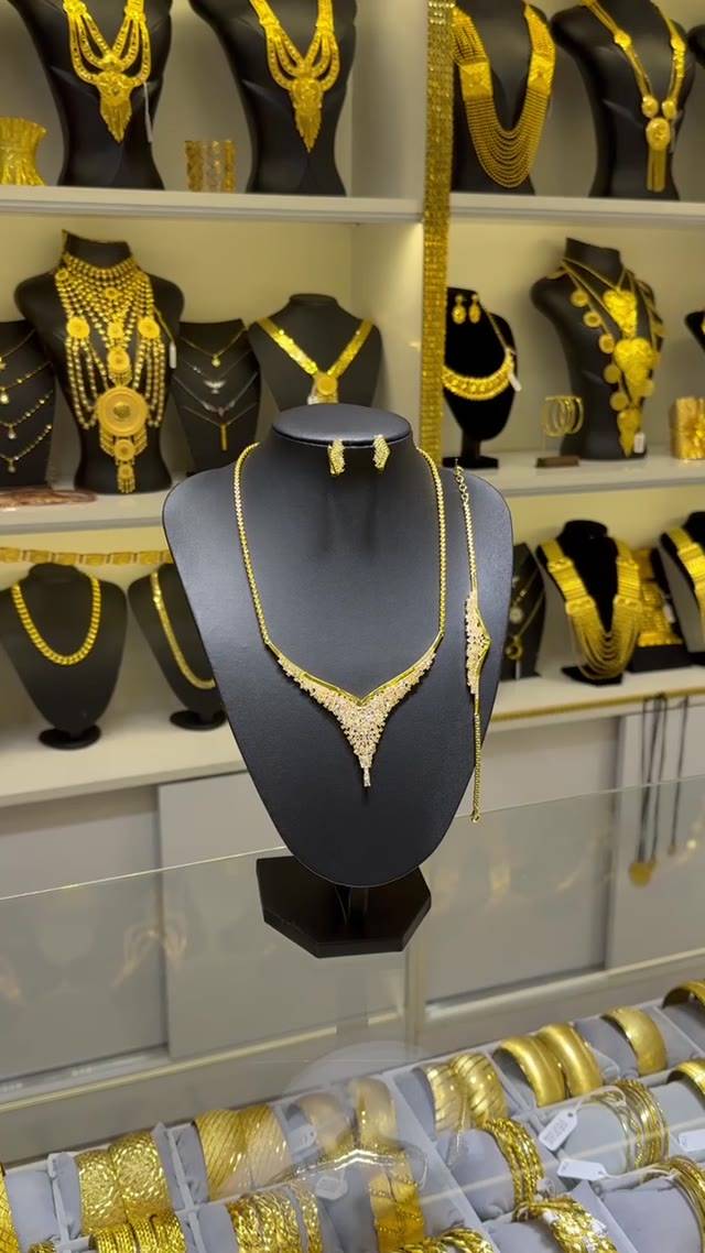 Zirkon taşlı gerdanlık set prenses model  video önizlemesi