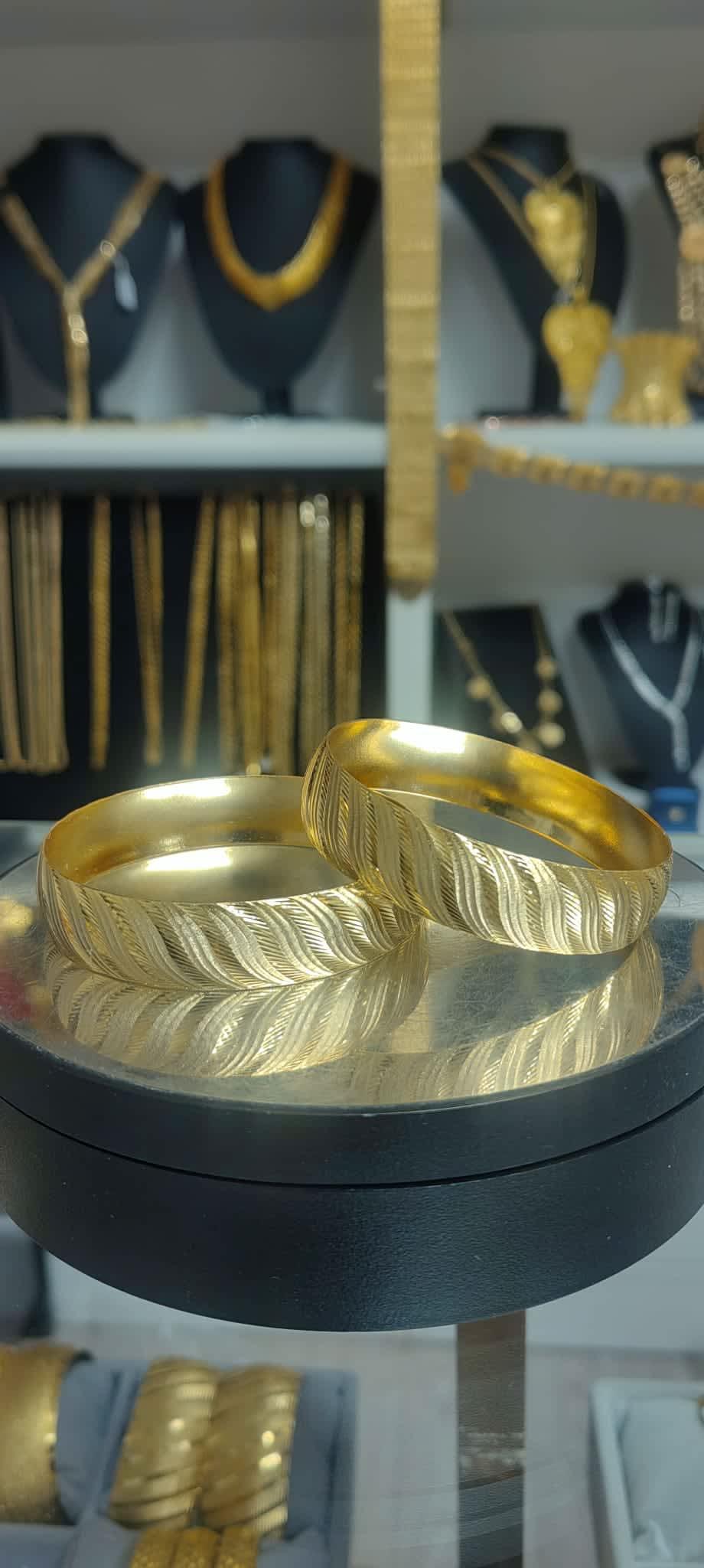 Zarif 1,50 cm DEMO BİLEZİK (DBA0063) ön görünümü, parlaklığını sergiliyor.