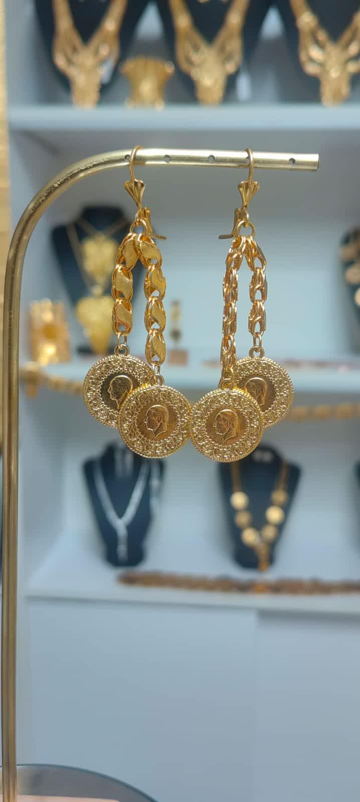 Çeyrekli Küpe ÇKA0040 modelinin ön yüzünden detaylı görünümü