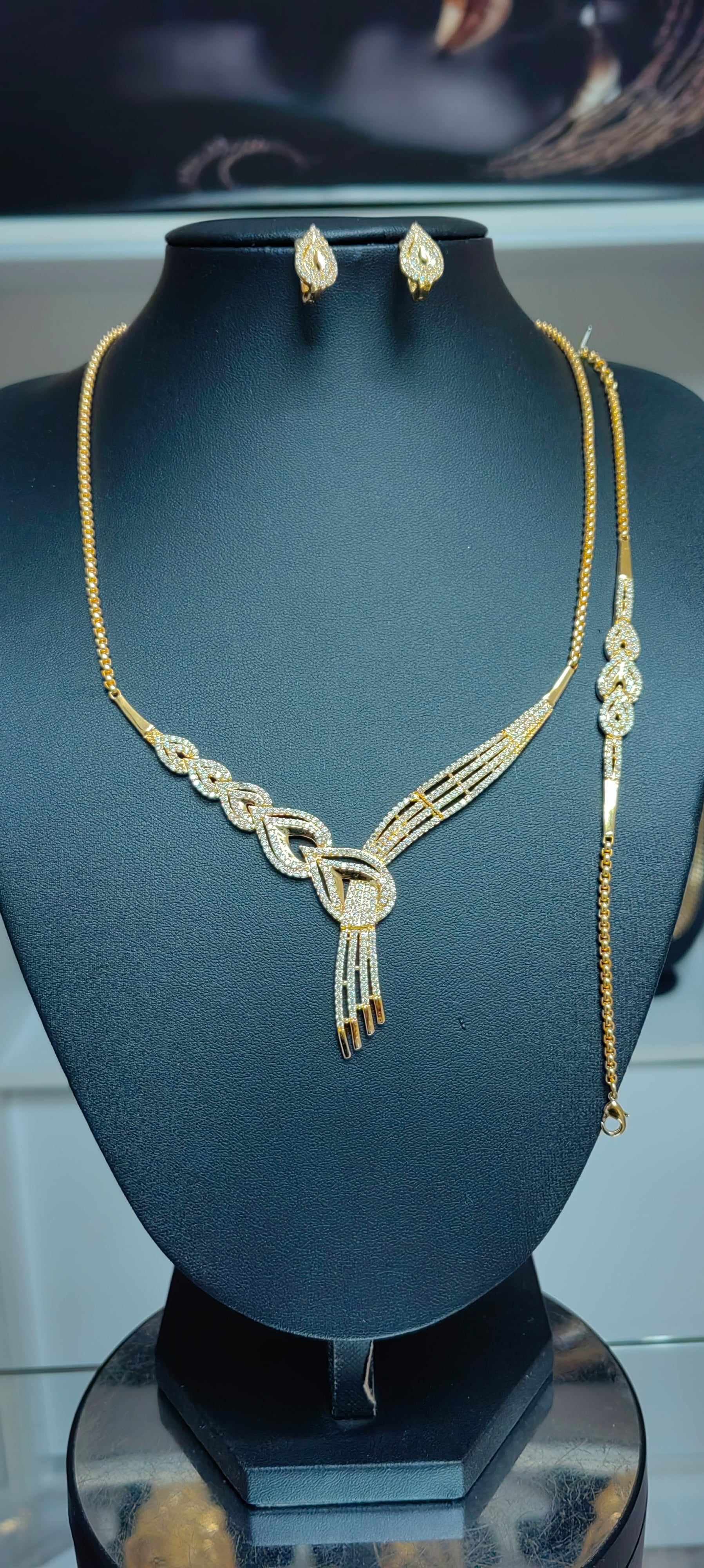 Altın Kaplama Su damlası zirkon taşlı gerdanlık set - Mad Gold setler