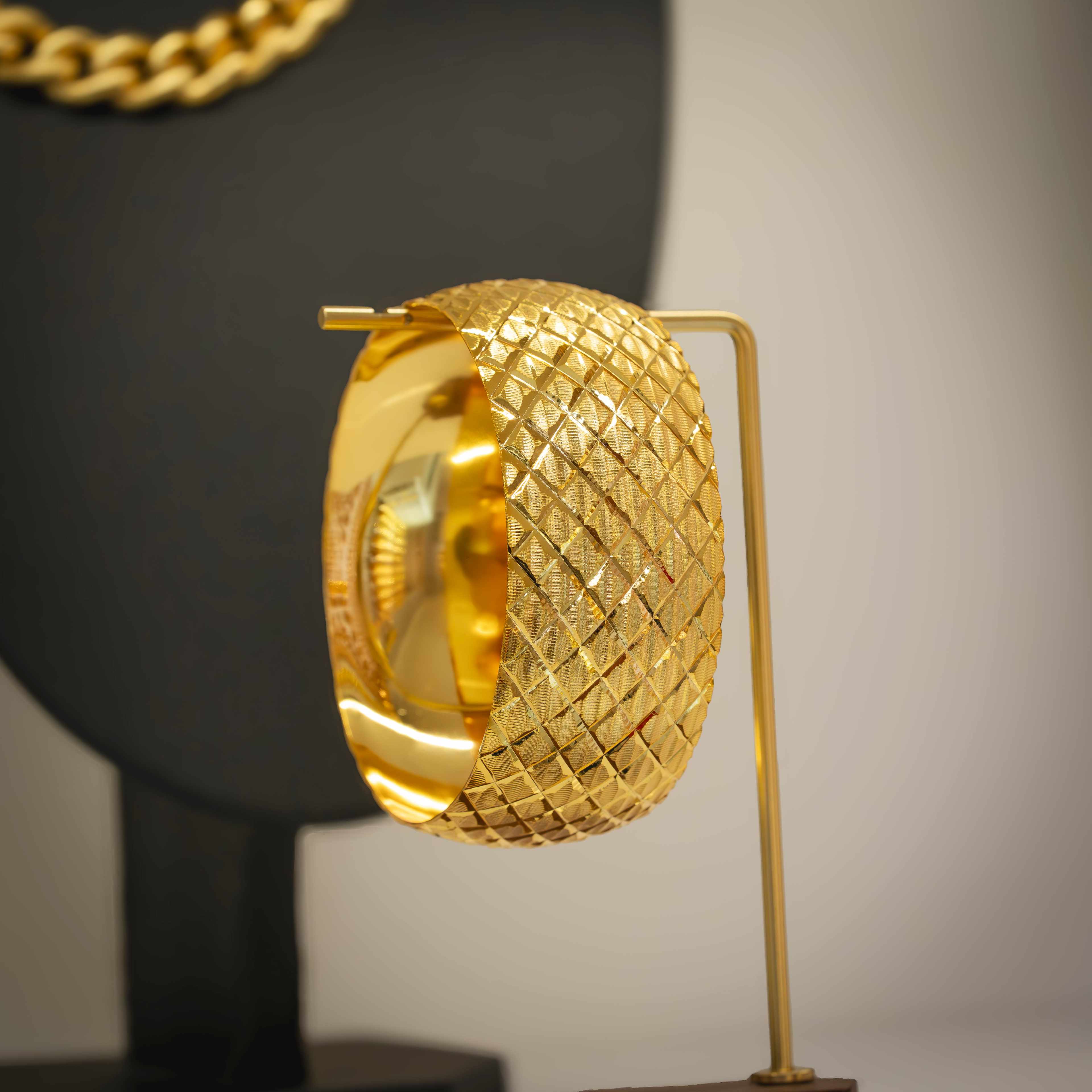 Altın Renginde Lak Kaplama Mega náramek 3 cm - Mad Gold 3cm náramky