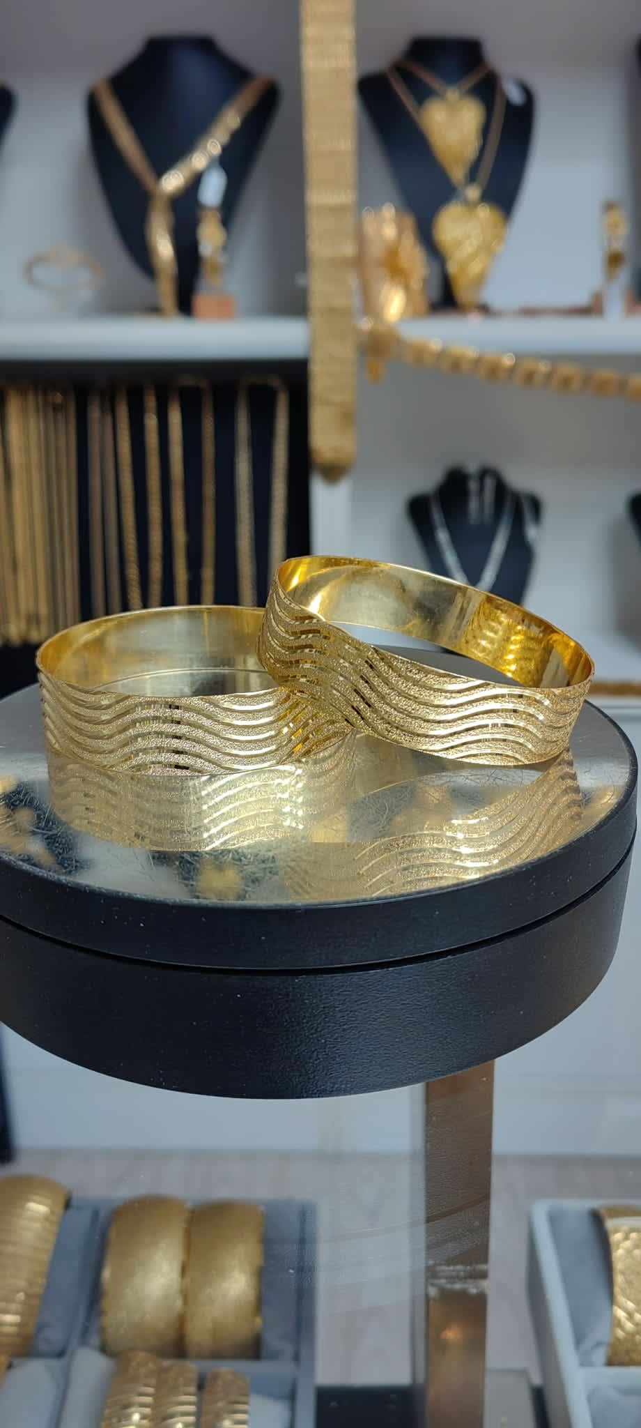 Altın Renginde Lak Kaplama 1.50 cm TRABZON BİLEZİK - BL15056 - Mad Gold 1.50 cm bilezikler