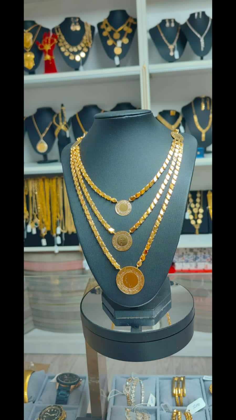 Altın Renginde Lak Kaplama Pullu Küçük Altınlı Kolye - PKAKA008 - Mad Gold kolyeler