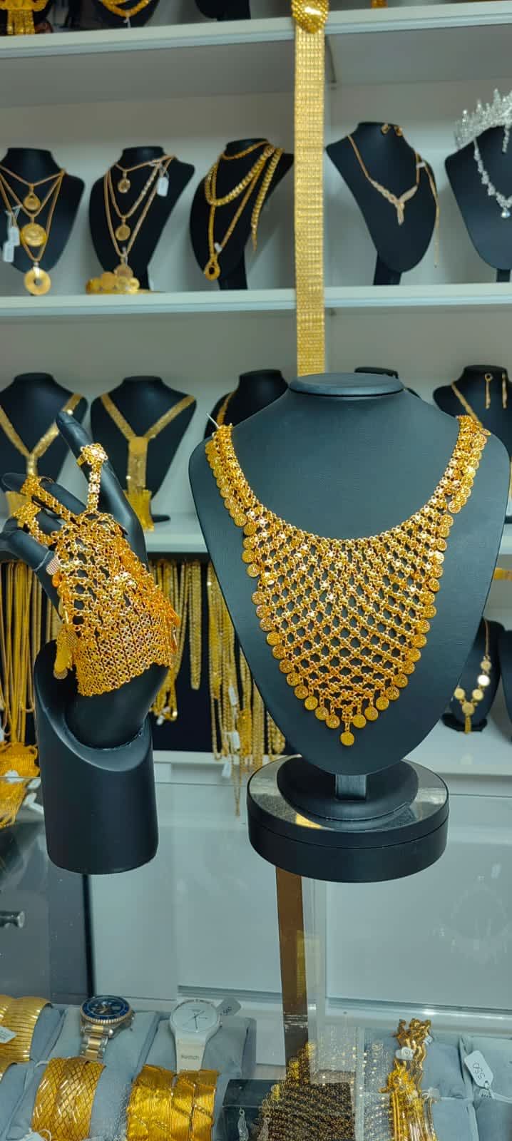 طلای بدلی را از کجا پیدا کنیم؟ گزینه های با کیفیت و قابل اعتماد را کشف کنید