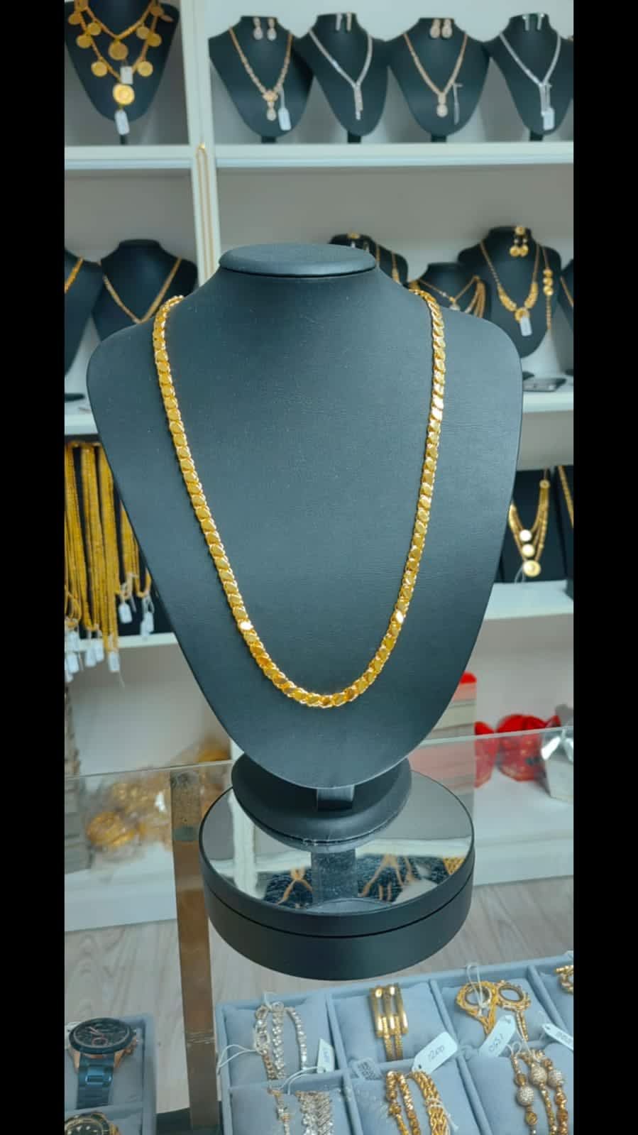 Madonna Kolye: Şıklığın ve Elegansın Sembolü