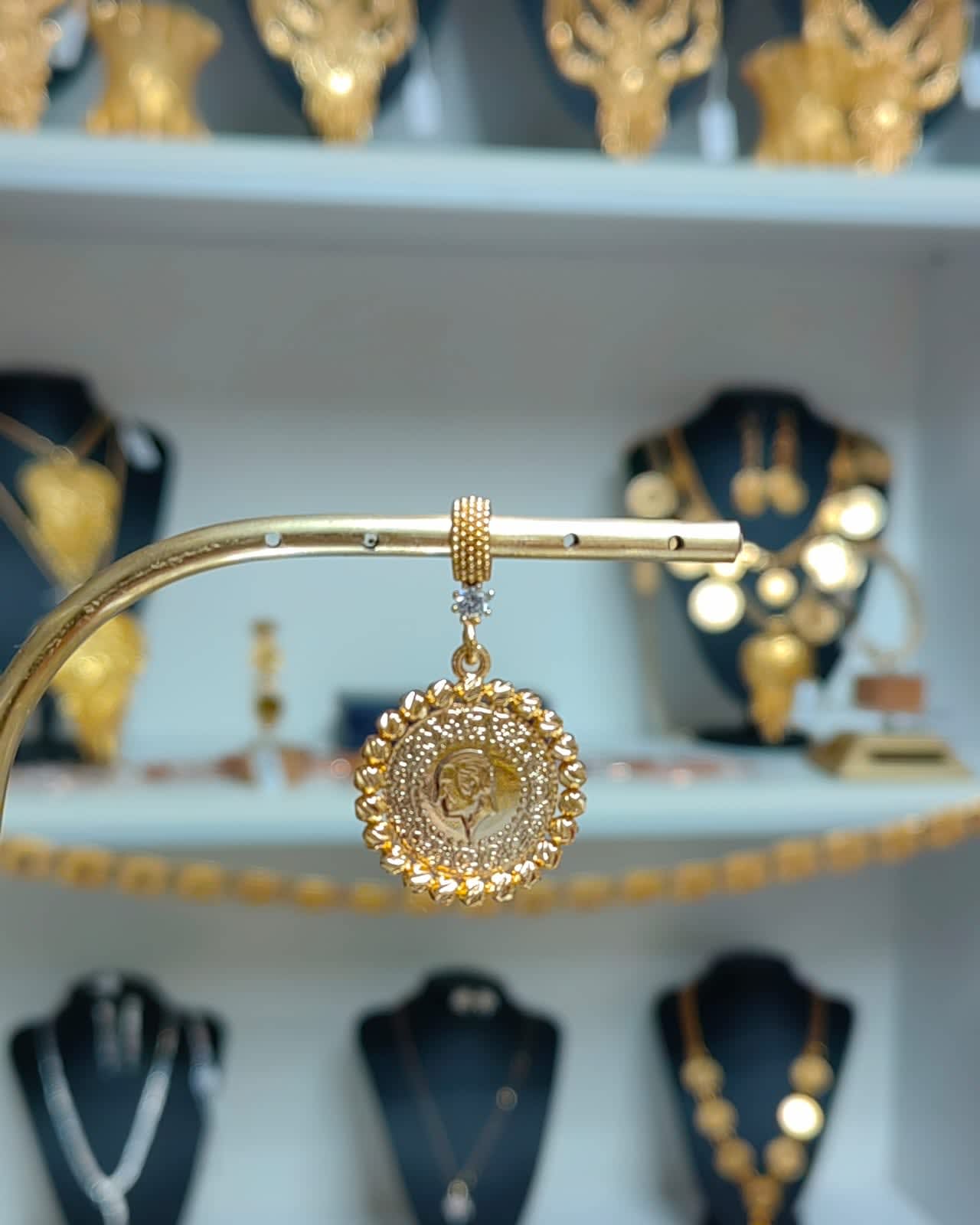 Dorika Çeyrek Altınlı | Mad Gold İmitasyon Dorika Çeyrek Altınlı - Kolye Ucu ve Çerçeveler